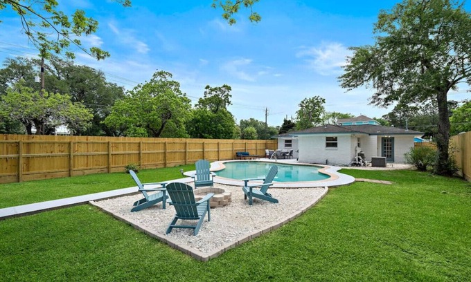 Clear Lake Shores House | Stylish Home w/Private Pool Near Kemah Boardwalk