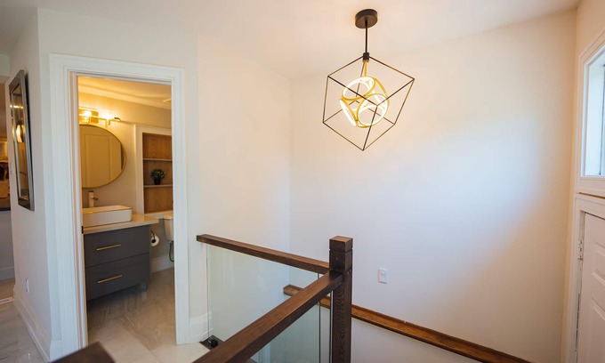 Brockton Village House | Stylish Luxe 3 BR Villa - Dufferin