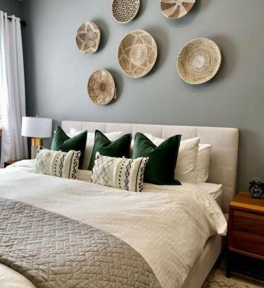 Hamilton House | Stylish Modern 2 bedroom house across from Beach