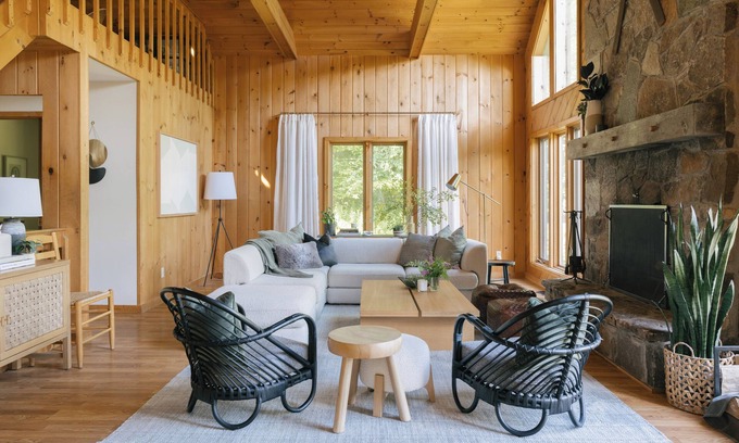 Stratton and Bromley Ski Areas Ski Chalet | Stylish Mountain Getaway close to Stratton w/Spa