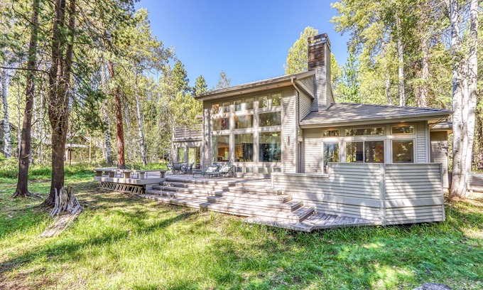 Black Butte Ranch House | Stylish & secluded home with a washer/dryer, fireplace, & resort amenity access