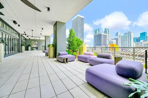 Downtown Miami Apartment | Stylish Studio in the heart of vibrant Downtown- Daily resort fee and parking not included