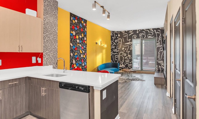 Shirlington Apartment | Stylish Vibrant Getaway w/Private Patio next to Bars & Food, 5 minutes from DC!