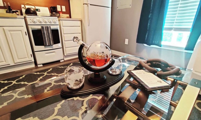Northeast Neighbors Apartment | Suede- A stylish studio: extended stays, garden