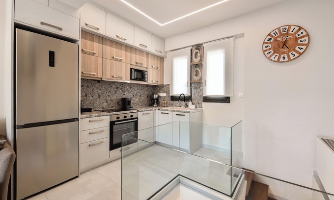 Vathi Apartment | Suite 2 – Elegant & Serene Hideaway | September15 Suites
