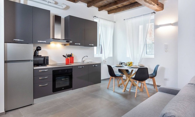 Carpenzago Apartment | Suite apartment on Naviglio Castel view