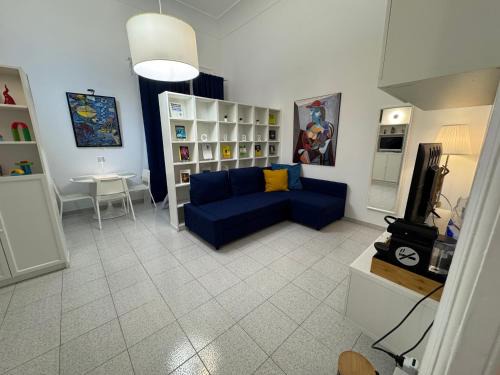 Frattamaggiore Apartment | suite cubè al centro storico vicino la scuola Vespucci con parcheggio su richiesta