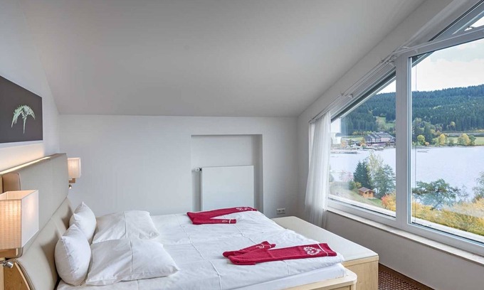 Titisee-Neustadt House | Suite Feldberg - Brugger's Hotel Park on the lake