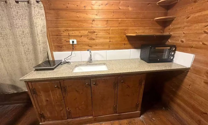 Isfiya Apartment | Suite n.3 for 4 guests