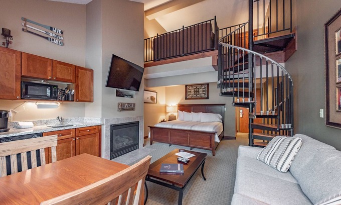 Thayerville Apartment | Suites at Silver Tree: A314 Studio & Loft Standard View