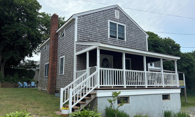 Plymouth Cottage | Summer 2025 OPEN 2BR cottage steps to White Horse Beach. Sleeps Six.