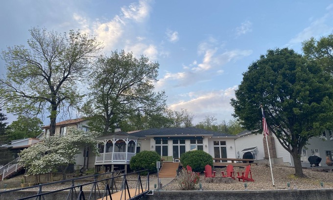 Sunrise Beach House | Summer Fun, Waterfront, Quiet Cove