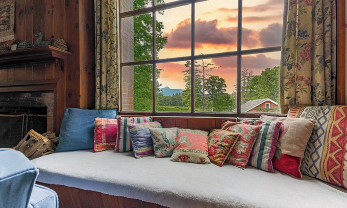 Chocorua House | Summer Getaway with Private Lake Access
