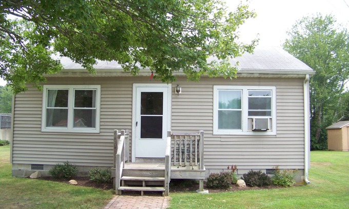 Misquamicut Cottage | Summer weeks are filling fast. Please call 401.932.6903 to reserve
