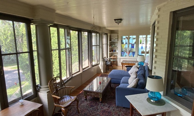 Summit Hill House | Summit/Crocus Hill Brownstone Location Location Location