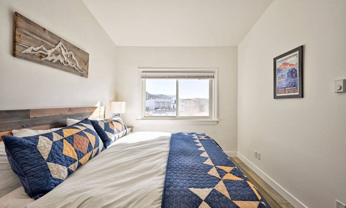 Buena Vista Condo | Summit Escape Condo-STR290
