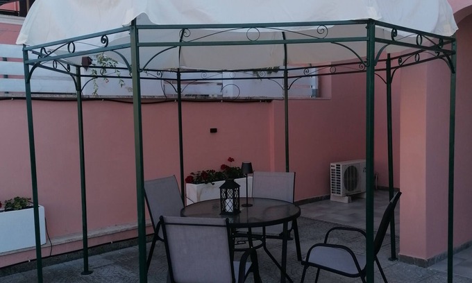 Anzio Apartment | Sun and relaxation at Michelle's Apartment with large terrace and Olympic pool.