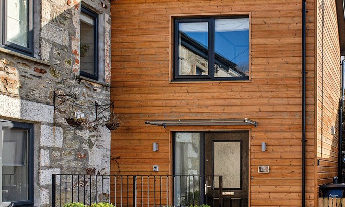 Porthleven Apartment | Sun Trap Terrace