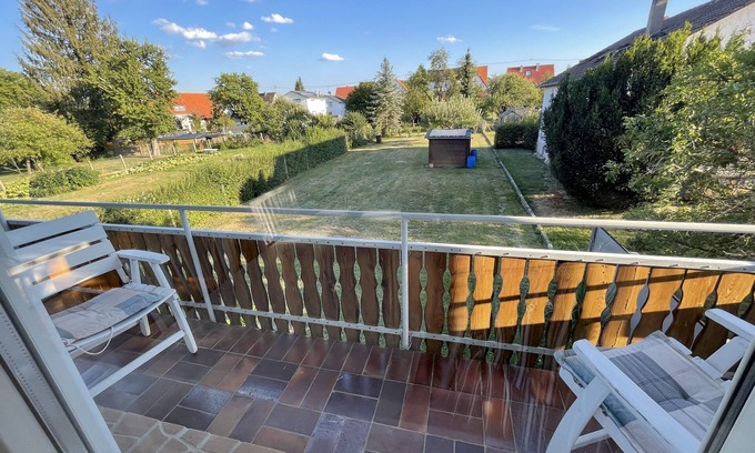 Reutlingen-Sickenhausen Apartment | Sunny 3-room apartment with balcony surrounded by greenery