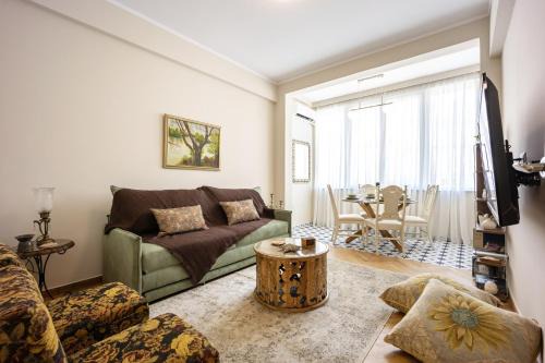 Piraeus Apartment | Sunny and friendly apartment