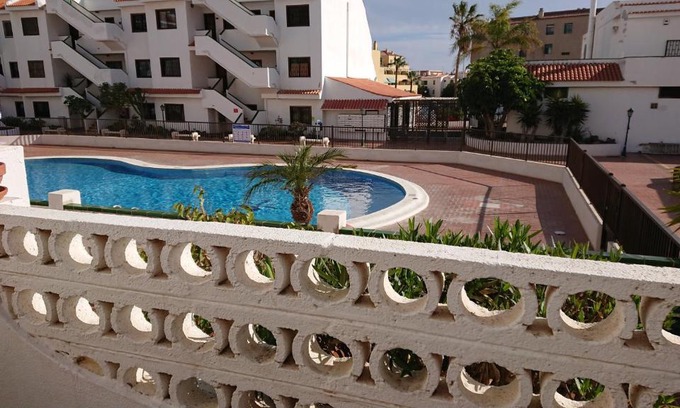 San Miguel de Abona Apartment | Sunny apartment with terrace pool view