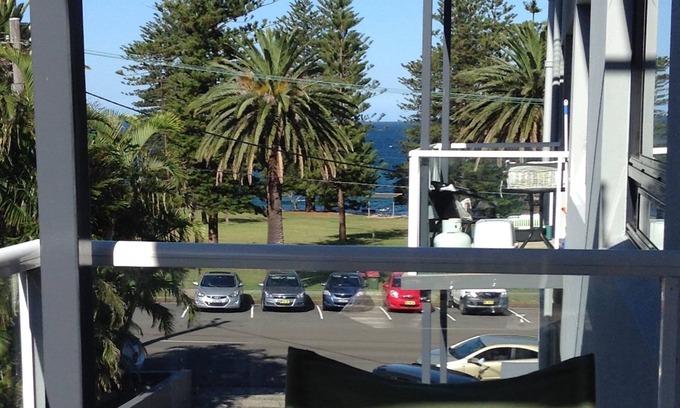 Cronulla Apartment | Sunny apartment with balcony next to the beach