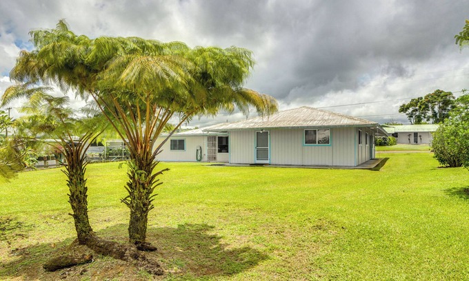 Hilo House | Sunny Hilo Home w/Game Room: Walk to Golf Course!