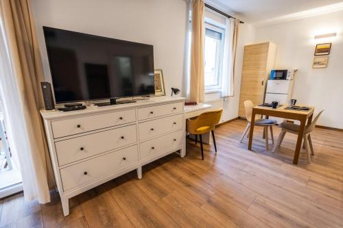 Ferencvaros Apartment | Sunny Nest at Oradea Square