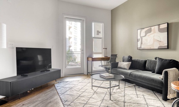 Centennial Apartment | Sunny Redwood City 1BR w/W/D, Gym & A/C, nr Caltrain, by Blueground