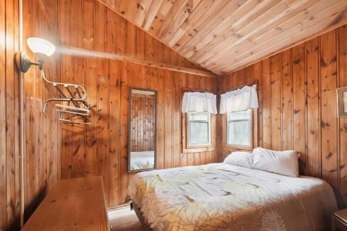Greenbush Apartment | Sunnyside Combined 12BR 5BA Lakefront Retreat