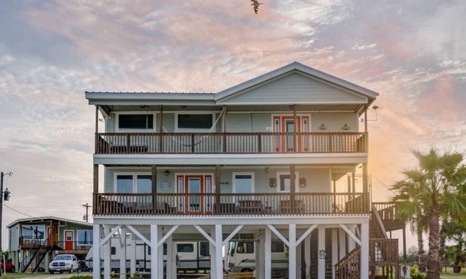 Port Lavaca House | SUNRISE ON MAG - Beach House