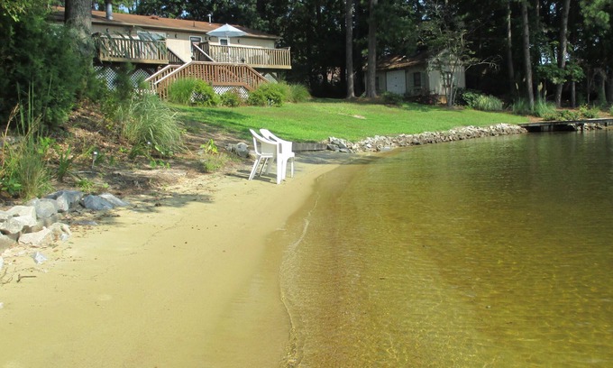 Henrico House | "Sunrise on the Lake" Small Private Beach on Pea Hill Creek