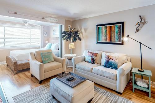 Navarre Beach Hotel | Sunset Harbor Palms 1-311