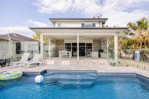 Swansea House | Sunset Lakefront