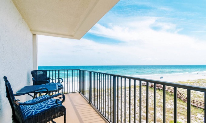 Navarre Beach Condo | Sunset Serenade-Gulf Front Unit with Community Pool
