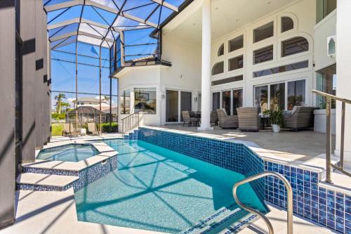 Vanderbilt Beach House | Sunshine on the Water