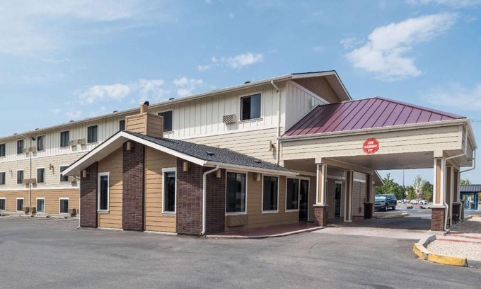 Boise Hotel | Super 8 by Wyndham Boise