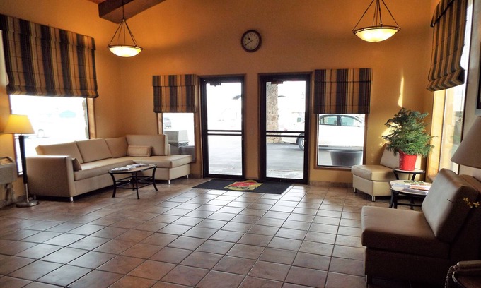 Evansville Hotel | Super 8 by Wyndham Casper East/Evansville