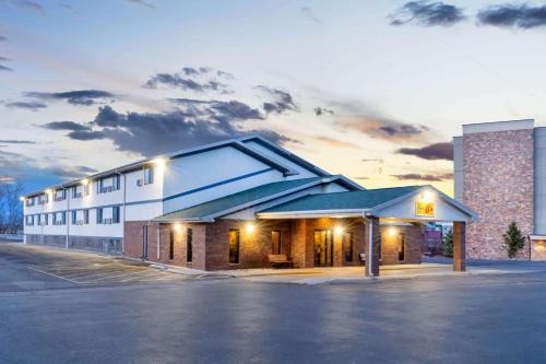 Cheyenne Hotel | Super 8 by Wyndham Cheyenne WY