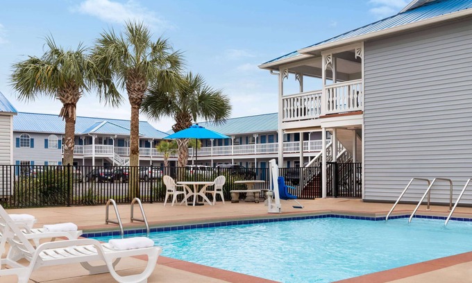 Foley Hotel | Super 8 by Wyndham Foley