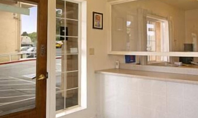 Hayward Hotel | Super 8 by Wyndham Hayward Downtown