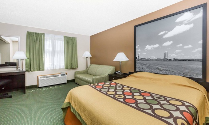 Jefferson Hotel | Super 8 by Wyndham Jefferson