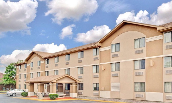 Mokena Hotel | Super 8 by Wyndham Mokena/Frankfort/I-80