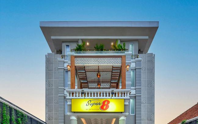 Surakarta Hotel | Super 8 by Wyndham Solo