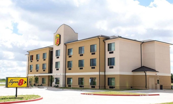 Stanton Hotel | Super 8 by Wyndham Stanton
