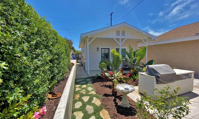 Torrance Cottage | Super Cute - Detached Guest House - Cottage only 1 Mile to the Beach!