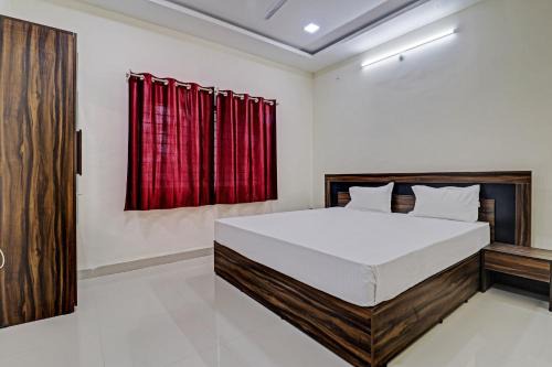 Dhar Hotel | Super HOTEL O MIDWAY TREAT DHAR