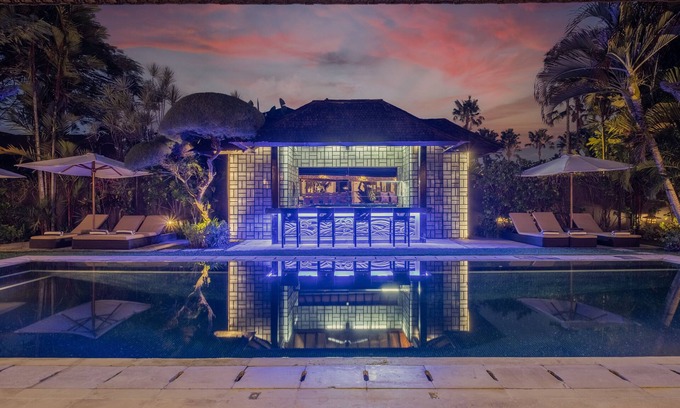 Sunset Road Villa | Super Luxury 5 Bedroom Villa with 2 Pools in Seminyak/Bali