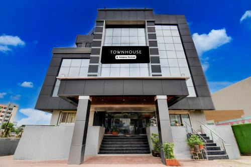Mahalunge Ingale Hotel | Super Townhouse Chakan MIDC Pune Formerly Renuka Executive