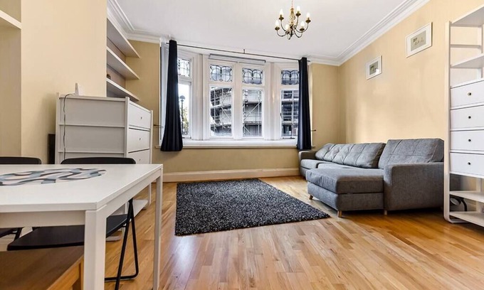 Richmond-upon-Thames Apartment | Superb 1 bedroom Flat in the Heart of Richmond
